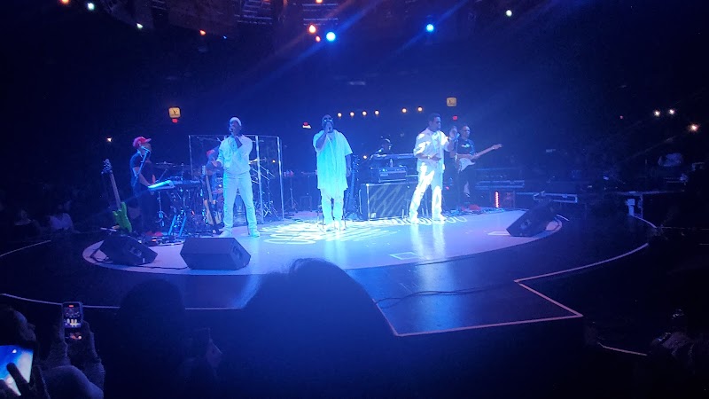 Flagstar at Westbury Music Fair photo 12
