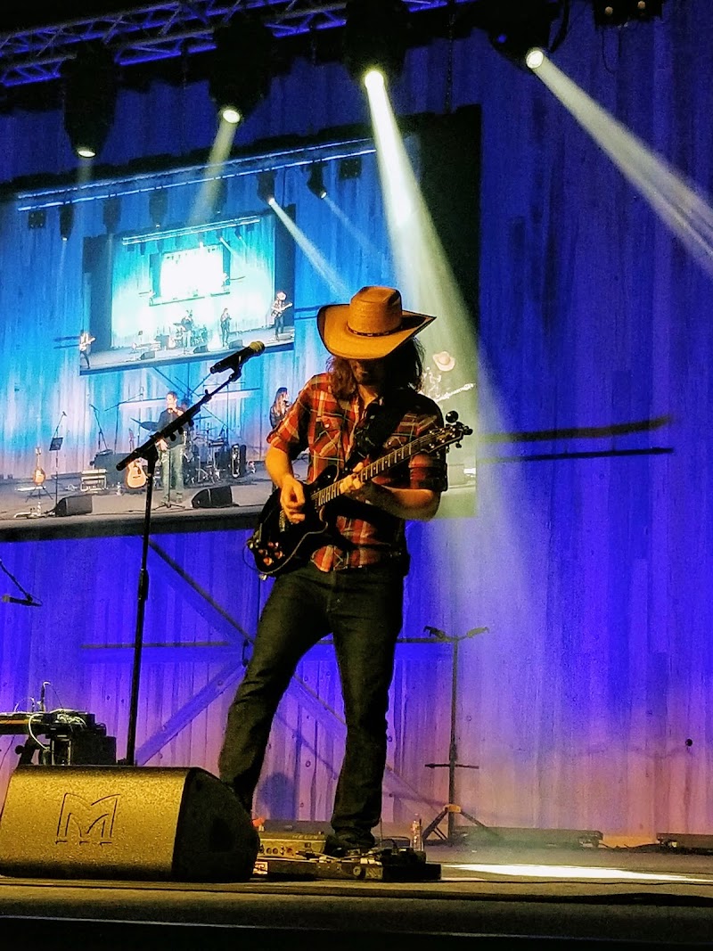 Phil Long Music Hall at Bourbon Brothers photo 7