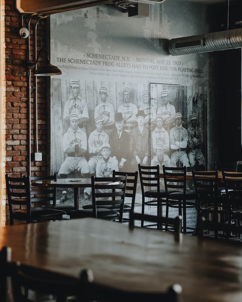 Frog Alley Brewing photo 1