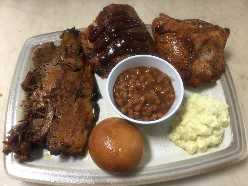 Wild Hogs Saloon & Eatery photo 2