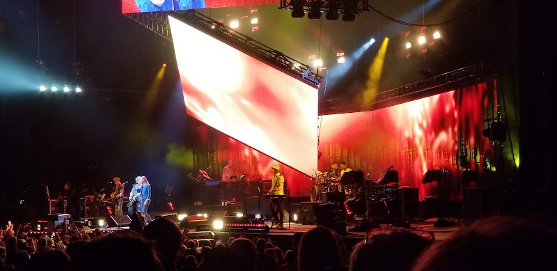 Veterans United Home Loans Amphitheater at Virginia Beach photo 5