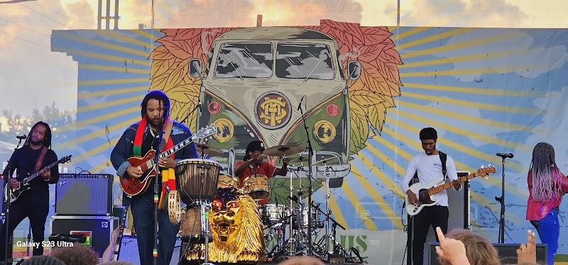 Riverfront Live photo 10
