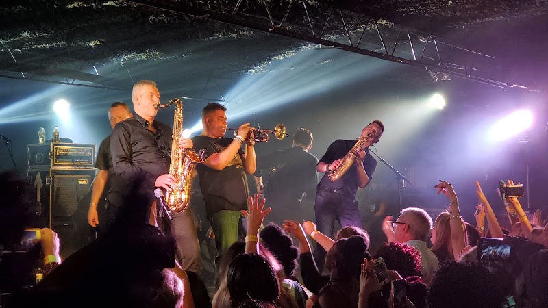 Riverfront Live photo 4