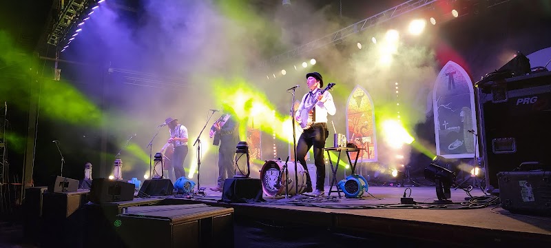 Riverfront Live photo 9
