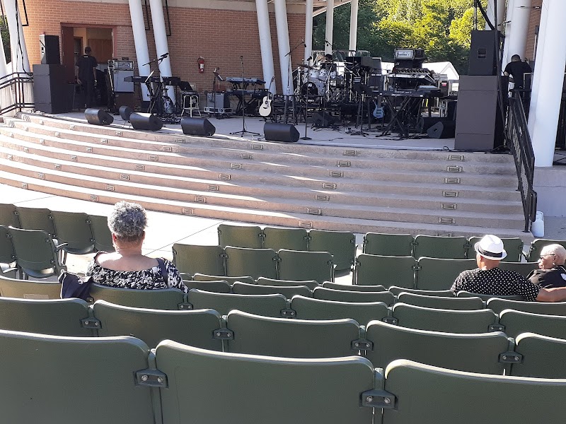Country Club Hills Amphitheater photo 2