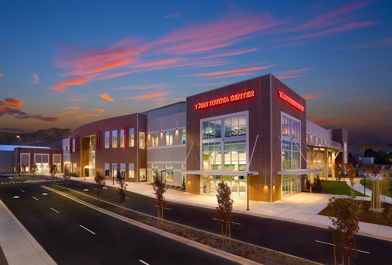 Town Toyota Center photo 3