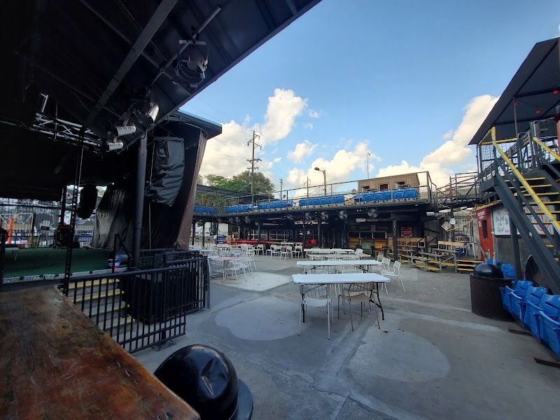 Knuckleheads photo 6