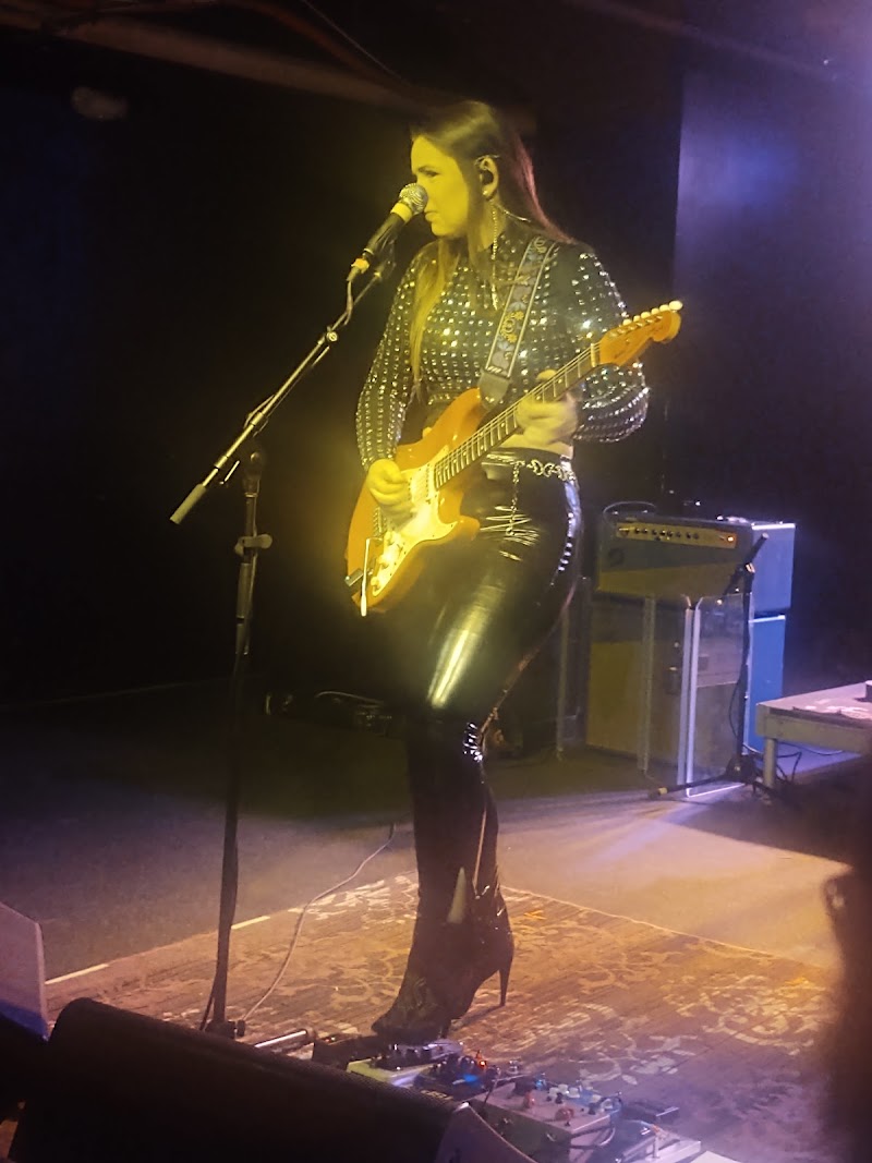 Empire Live photo 8
