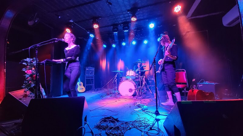 Globe Hall photo 2