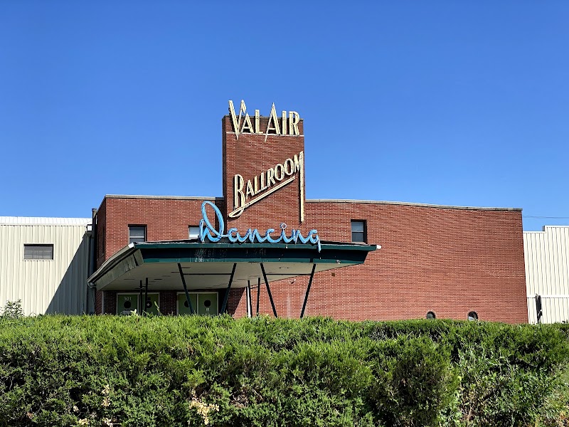 Val Air Ballroom photo 13