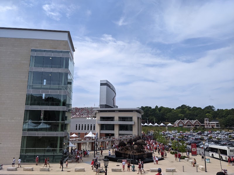 Donald W. Reynolds Razorback Stadium photo 9