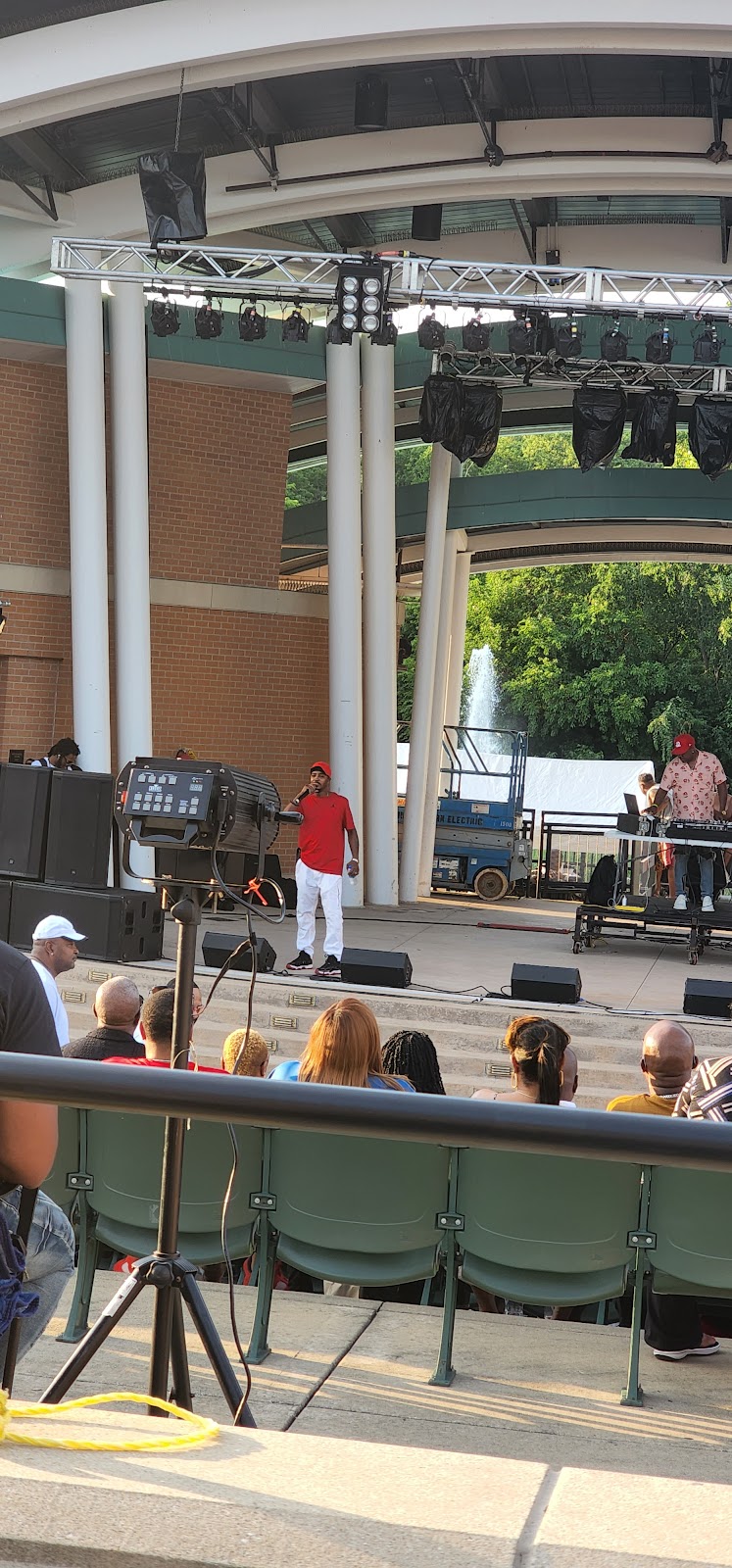 Country Club Hills Amphitheater photo 12