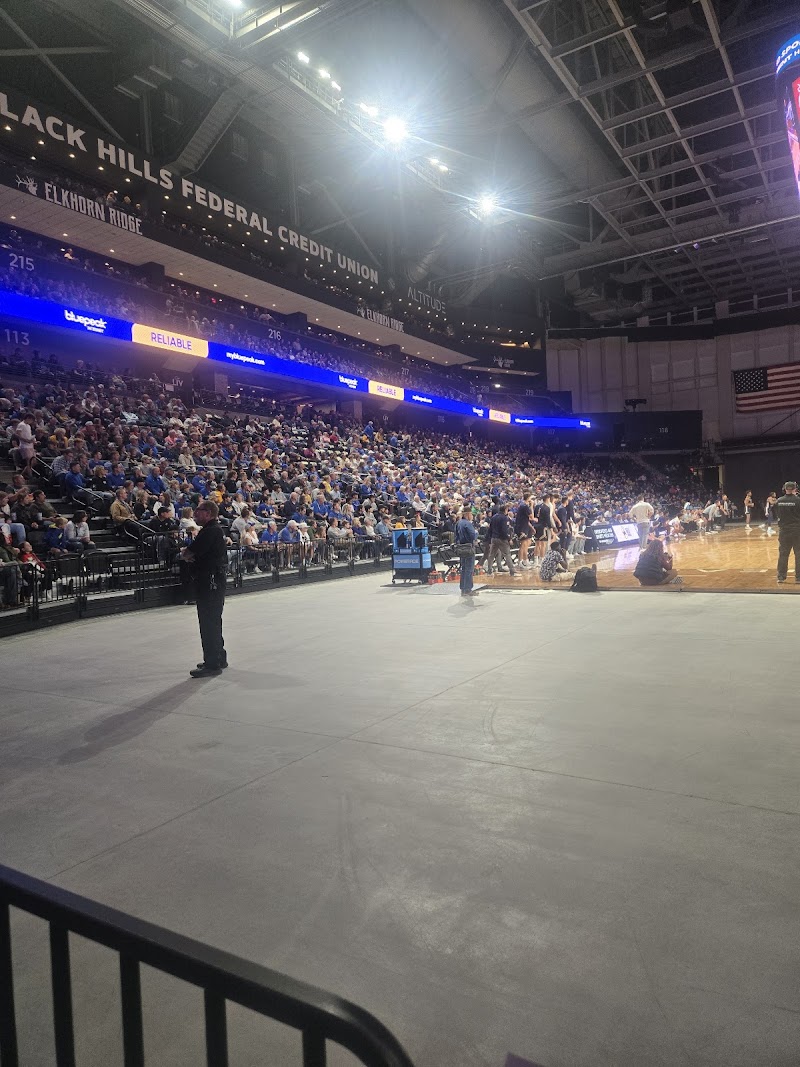 Summit Arena photo 2